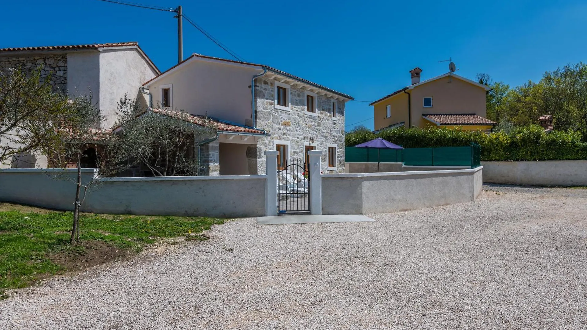 Villa Azi, A Cozy Mediterranean Hideaway, Peaceful And Fenced Pićan