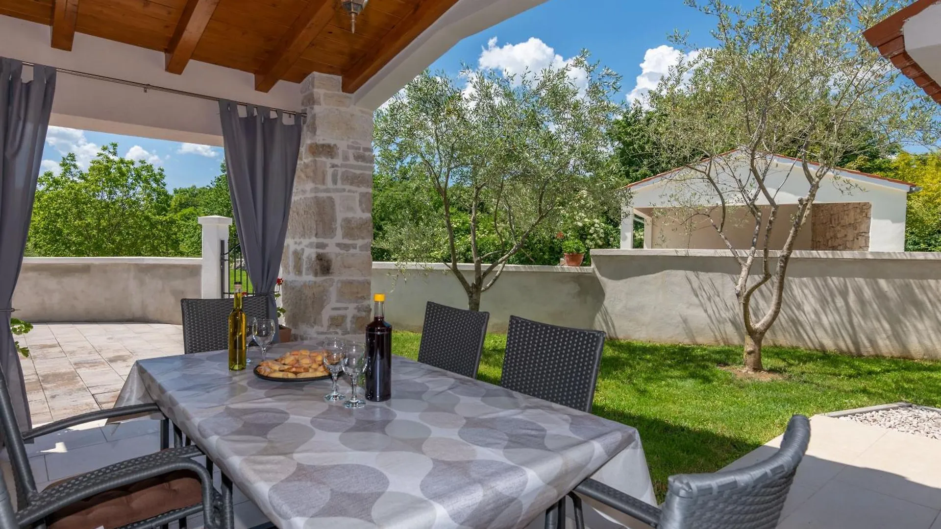 Villa Azi, A Cozy Mediterranean Hideaway, Peaceful And Fenced Pićan Chorwacja